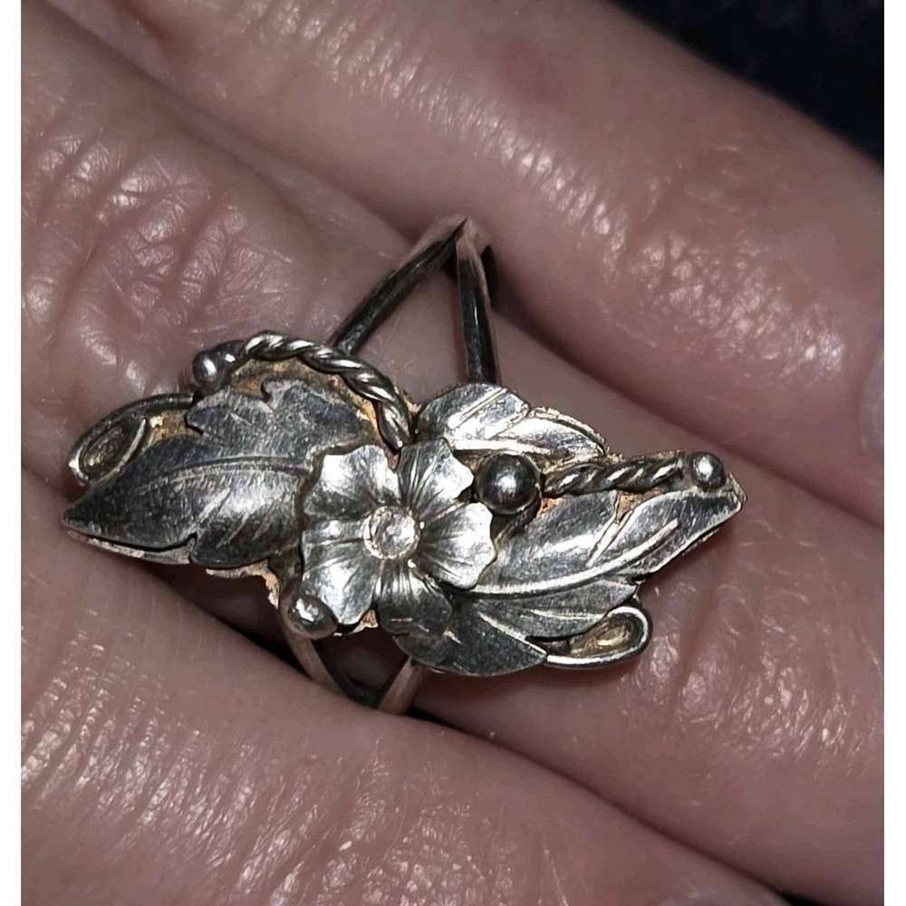 Vintage Willie Shaw Navajo Designer Sterling Silver Ring. Rare. Floral. 9.5